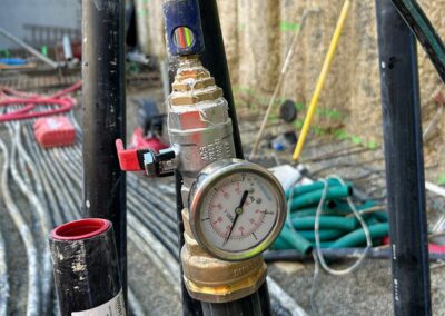 Mise en pression des sondes geothermiques